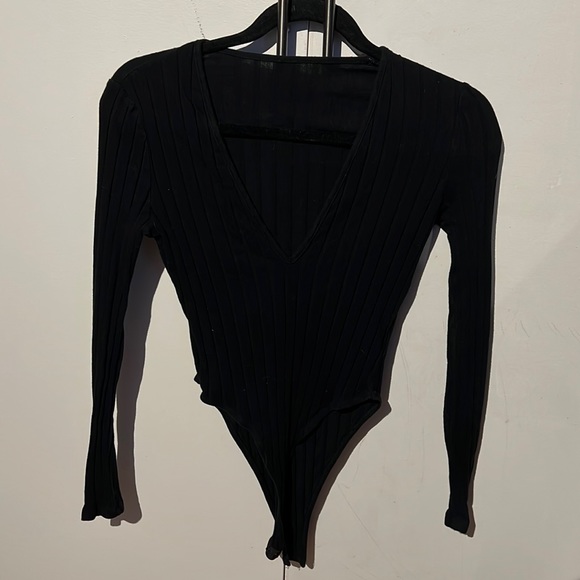 Deep V bodysuit BNWOT - Picture 2 of 2